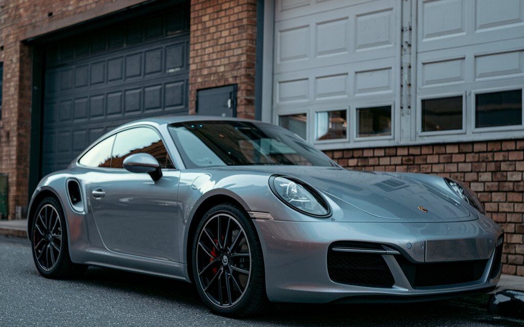 How Can a Colour Changing Car Wrap Transform Your Vehicle’s Vinyl Style?